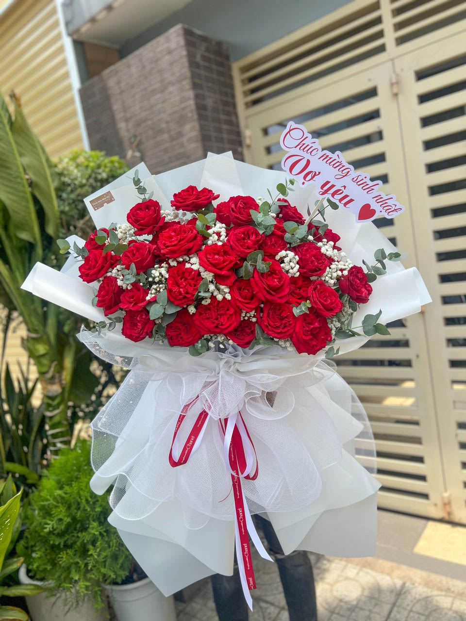 BÓ HỒNG ĐỎ GIẤY TRẮNG SIZE TO - BH08