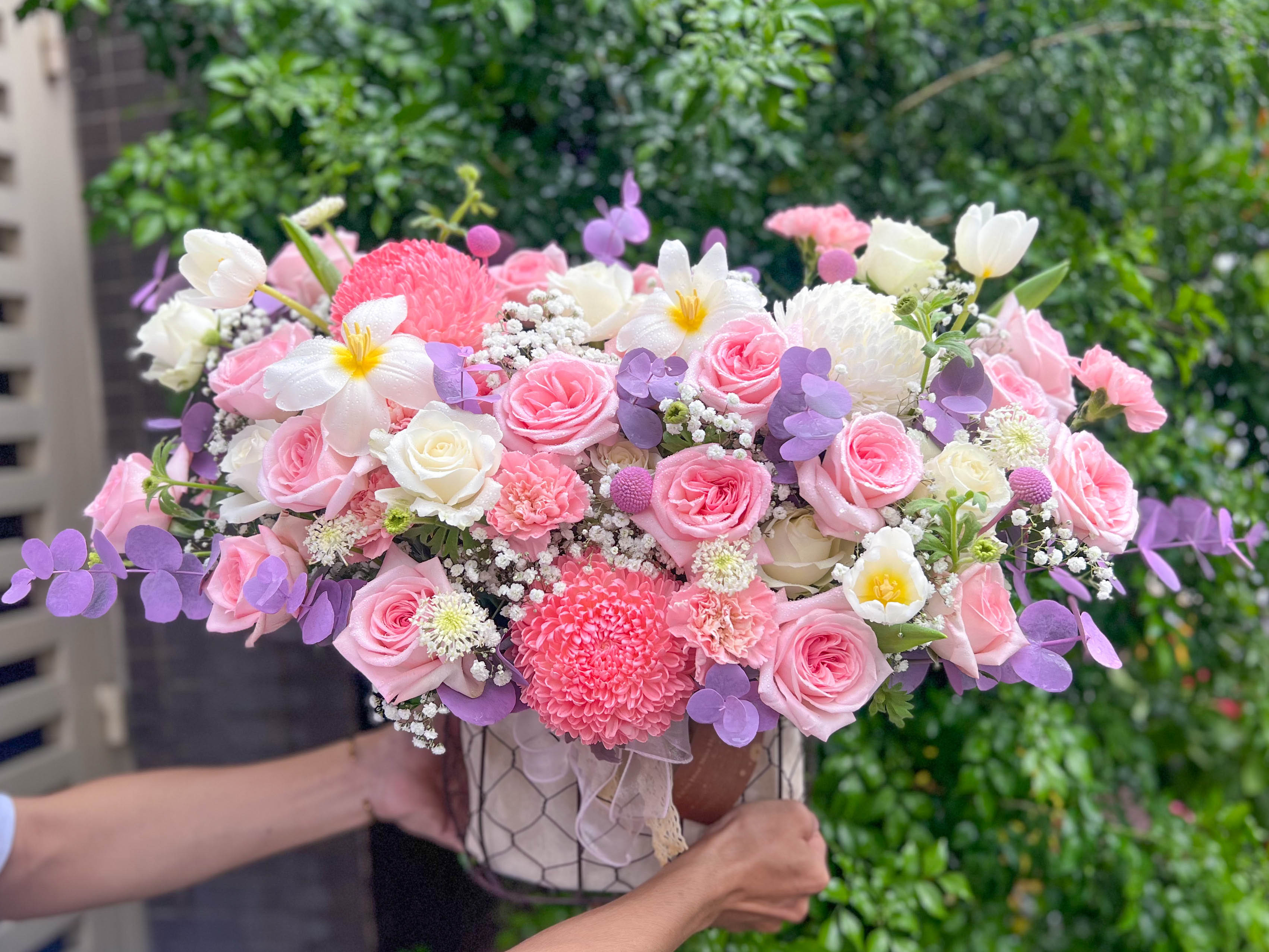 GIỎ HOA CHÚC MỪNG TONE HỒNG MIX TULIP HÀ LAN - GH34