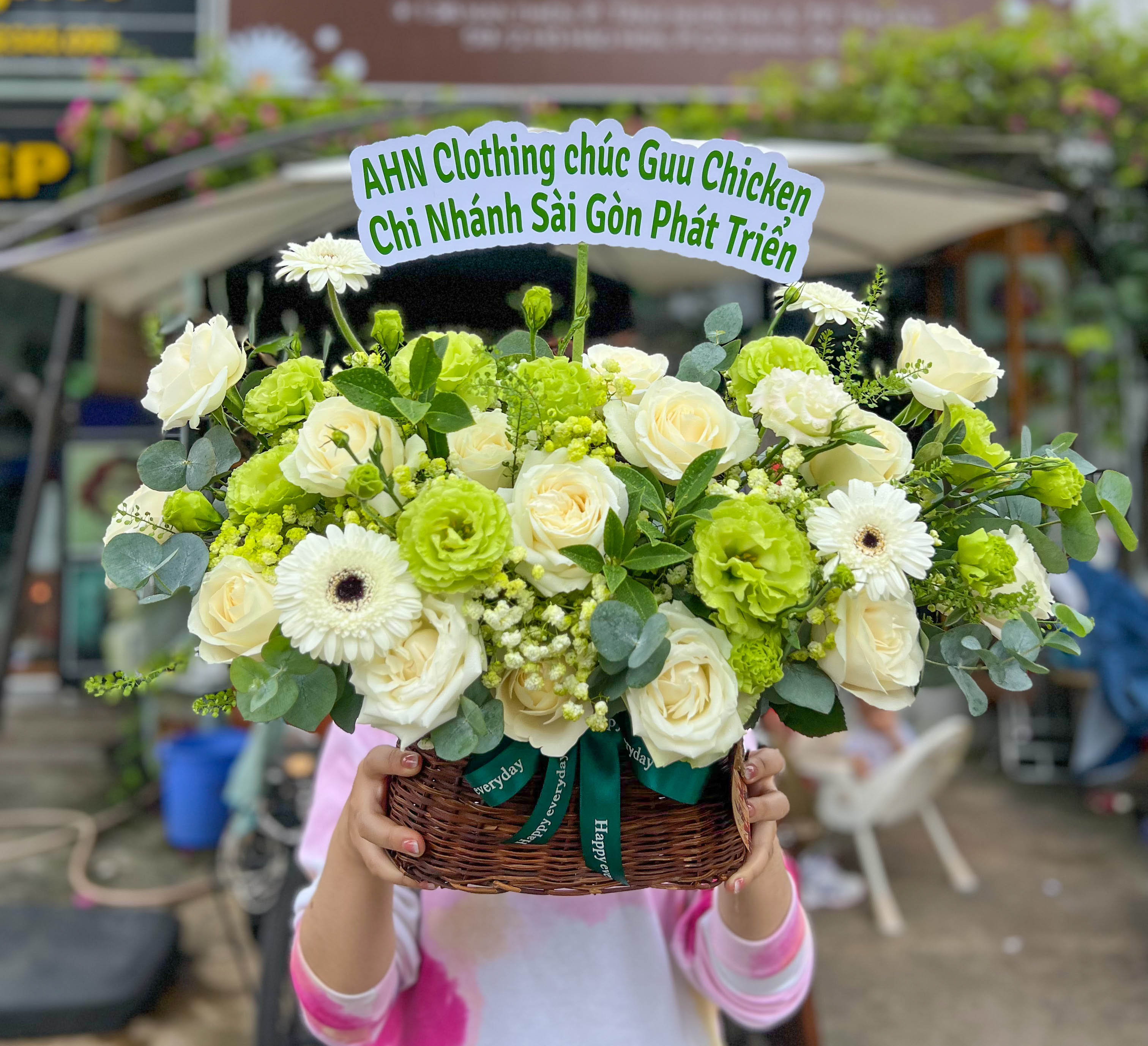 GIỎ HOA TONE XANH TRẮNG - GH44