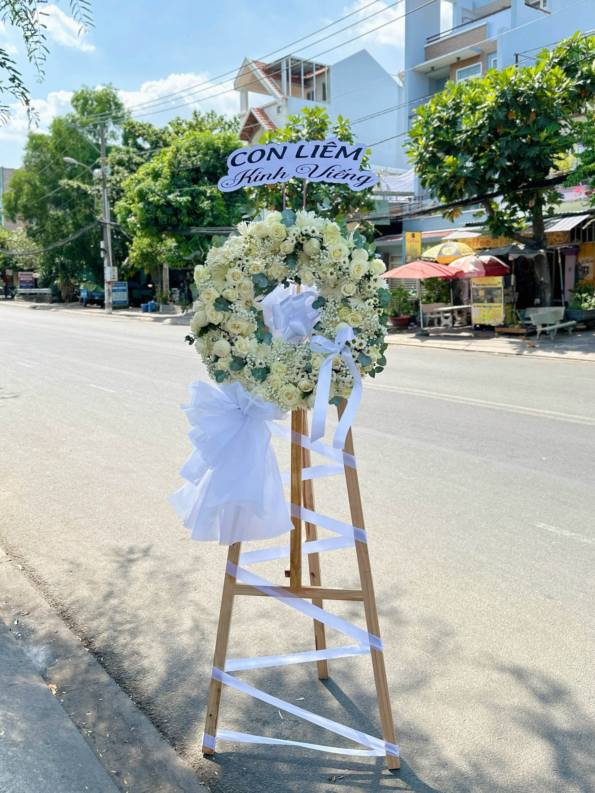 KỆ HOA CHIA BUỒN - HCB34