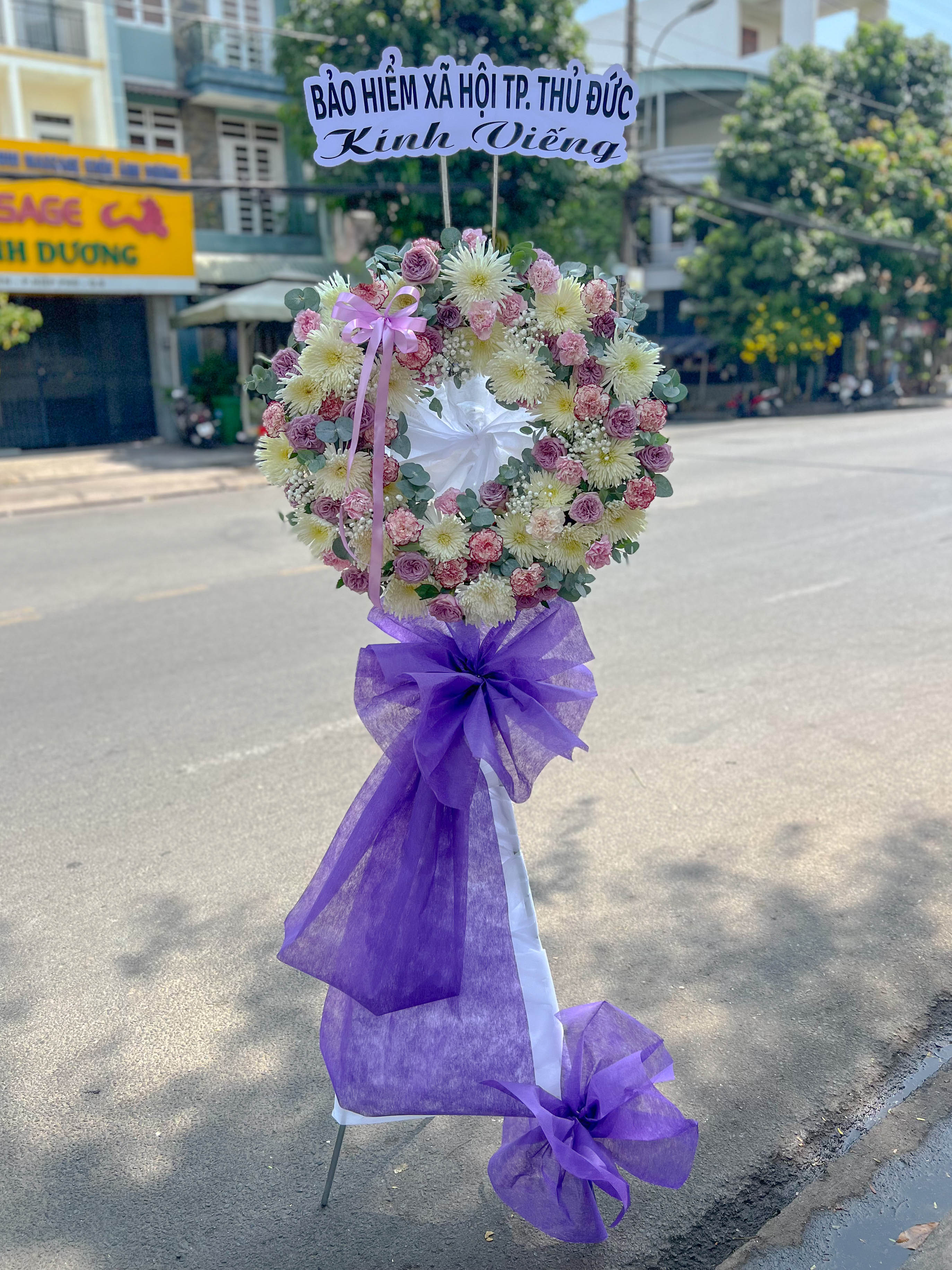 KỆ HOA CHIA BUỒN - HCB45