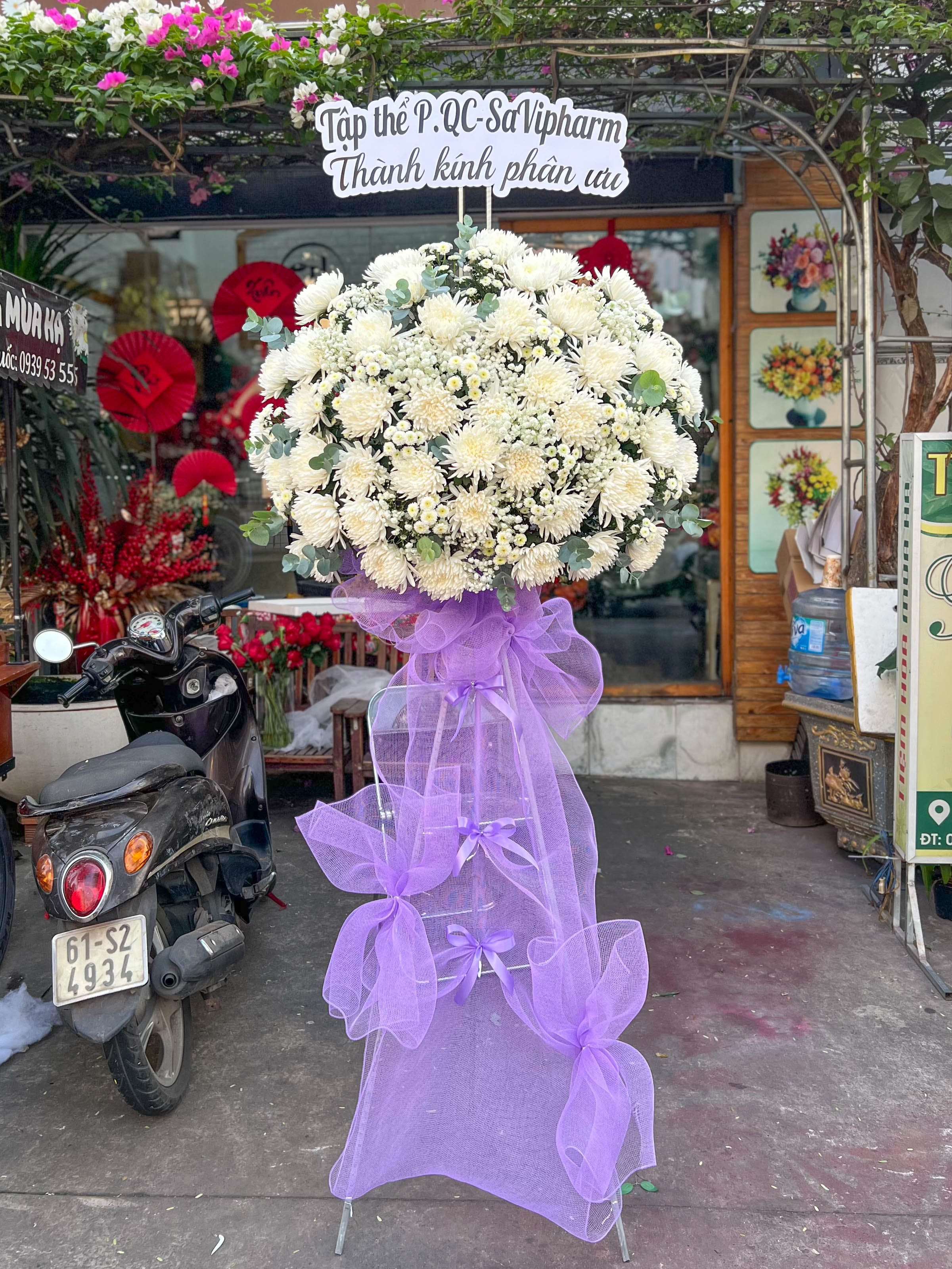 KỆ HOA CHIA BUỒN - HCB53